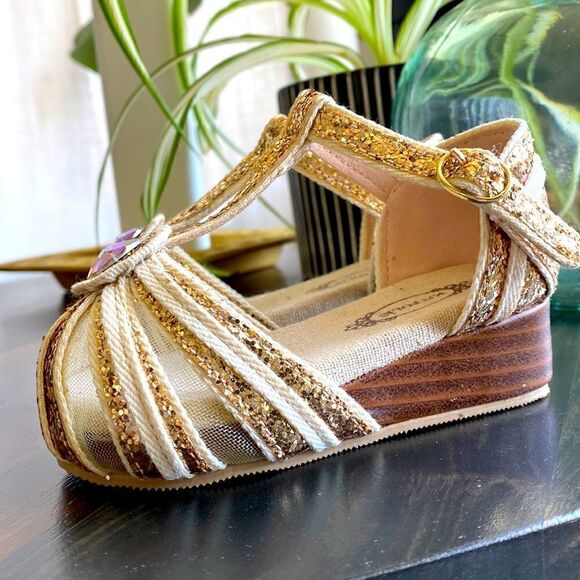 NWOT JoyFolie Gold Hazel Sandal Gold Glitter Stone Wedge 5 Bling Hazel in Gold - Picture 5 of 10